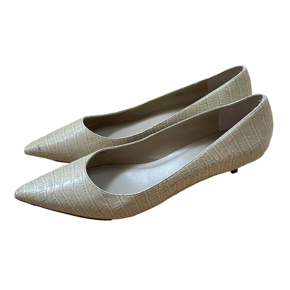 Ellen Tracy Page Pointed Toe Kitten Heel Cream Women’s Size 9.5 - Picture 2 of 11